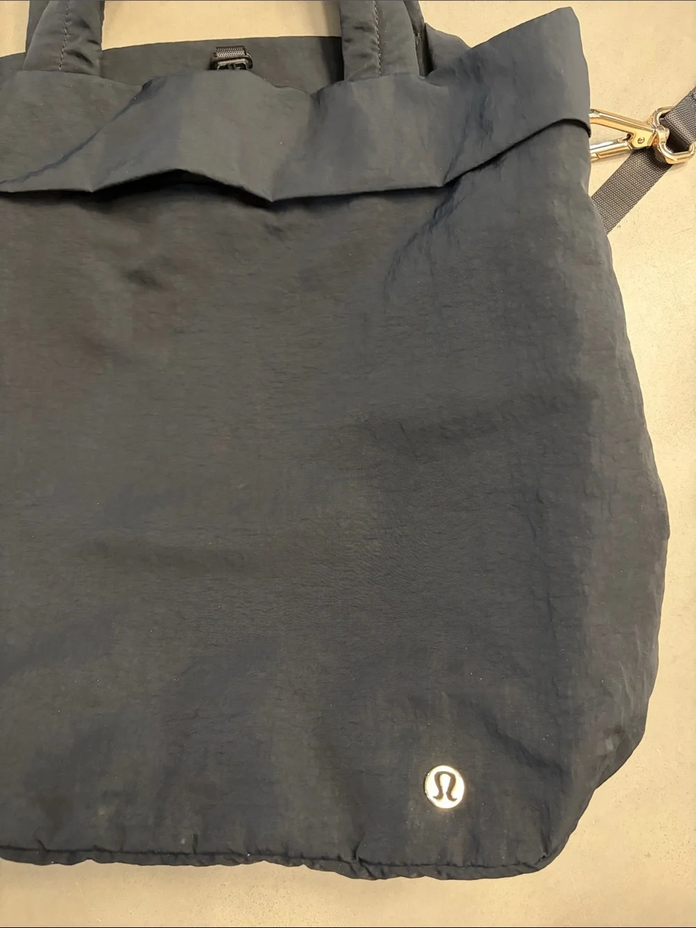 Lululemon ‘On My Level 20L’ Black/Gold Tote